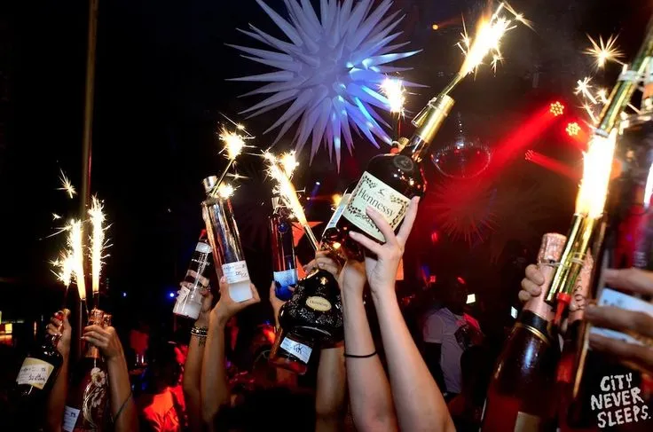 ♥ ♥ ♥ ♥ ♥ ♥ ♥ ♥ ♥ ♥ ♥ ♥ ♥ ♥ ♥ Friday Night, Bottle Service, VIP, Hennessy, Champagne, Friends, Laughs & Memories!